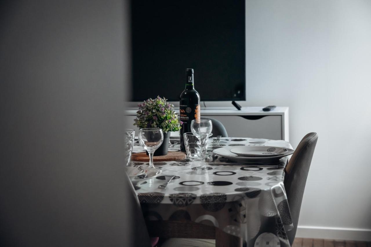 Appartement Neuf, Moderne Et Confortable! Ernée 외부 사진
